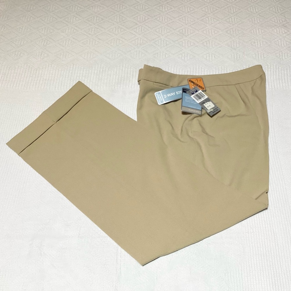 NWT $48 Dockers Size 14 M Extended Tab Trouser Dress Pants Slacks